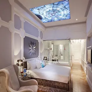 ***** Hotel So Sofitel Singapore
